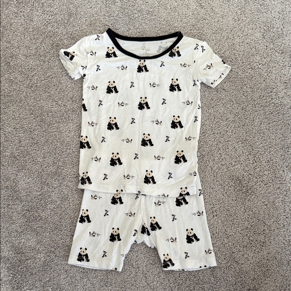 Kyte BABY Other - Kyte BABY Panda Print Pajama Set - White and Black
